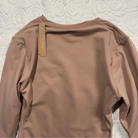 Skims Long Sleeve Crew Neck - Picture 5 of 7